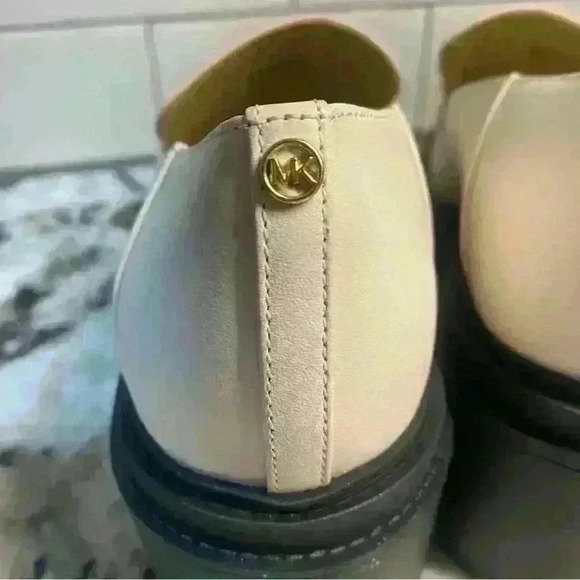 NWOB Michael Kors Women's Rocco Lug Sole Slip On Heeled Loafer - Picture 13 of 13